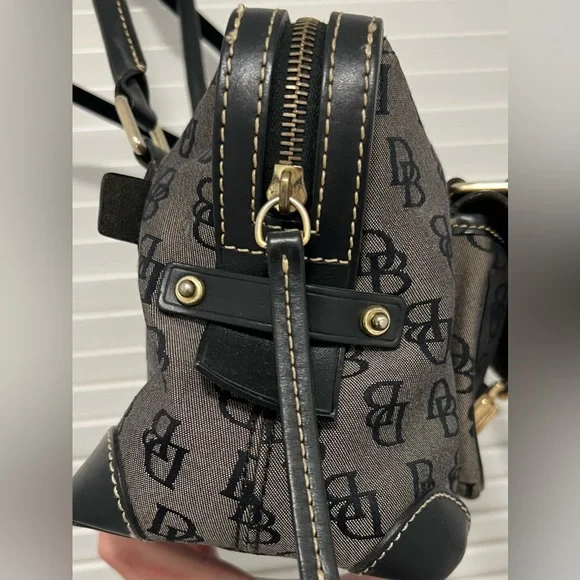‼️Final Price‼️Dooney & Bourke vintage canvass logo handbag - Picture 4 of 9